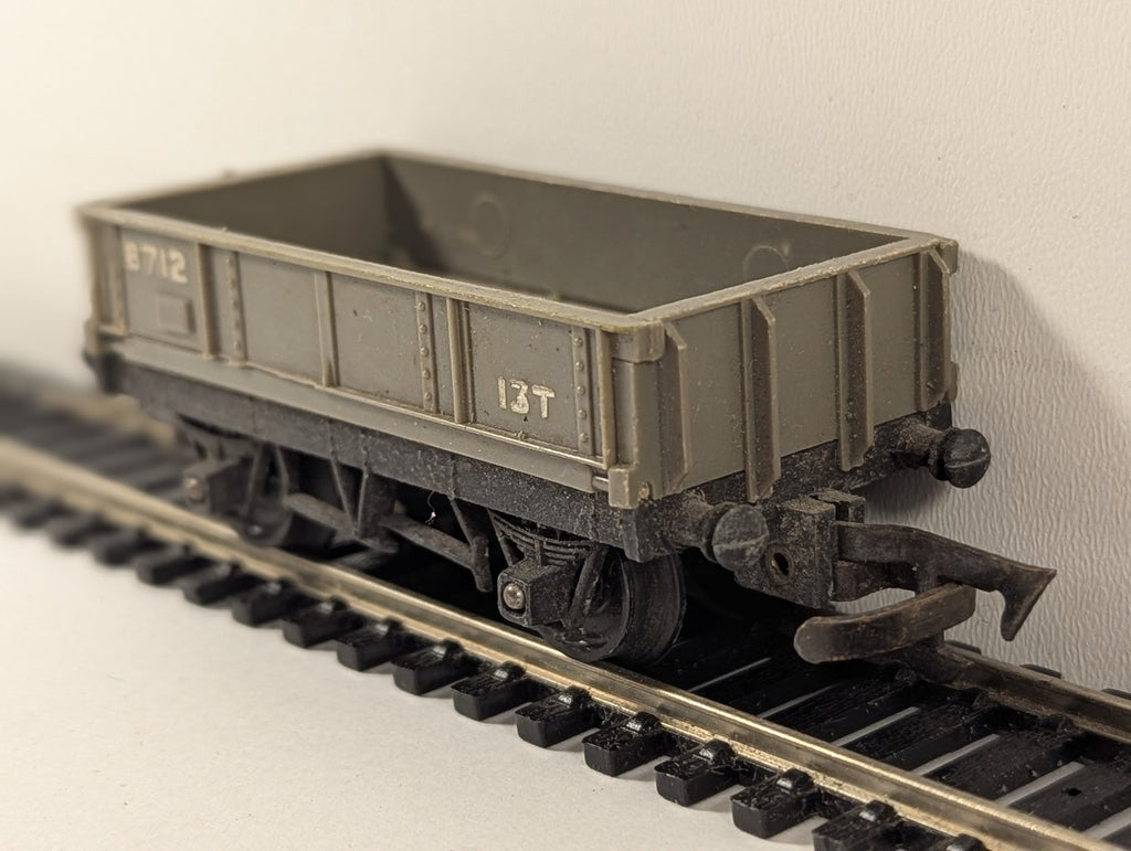Tri-ang OO Gauge 13 Ton Medium Open Wagon Goods Wagon B712 BR Grey R113
