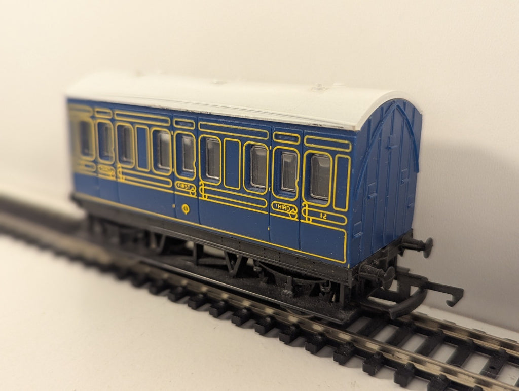 Hornby OO Gauge Caledonian Railway 4-Wheel Coach