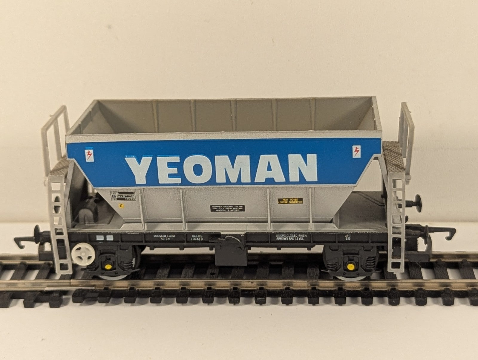 Hornby R213 PGA Hopper Wagon
