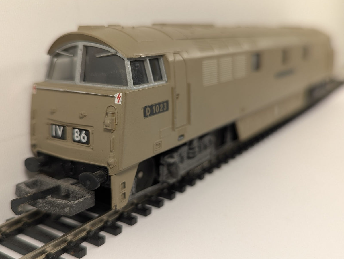 Lima OO Gauge Class 52 Western Enterprise Diesel Locomotive D 1023 Desert Sand