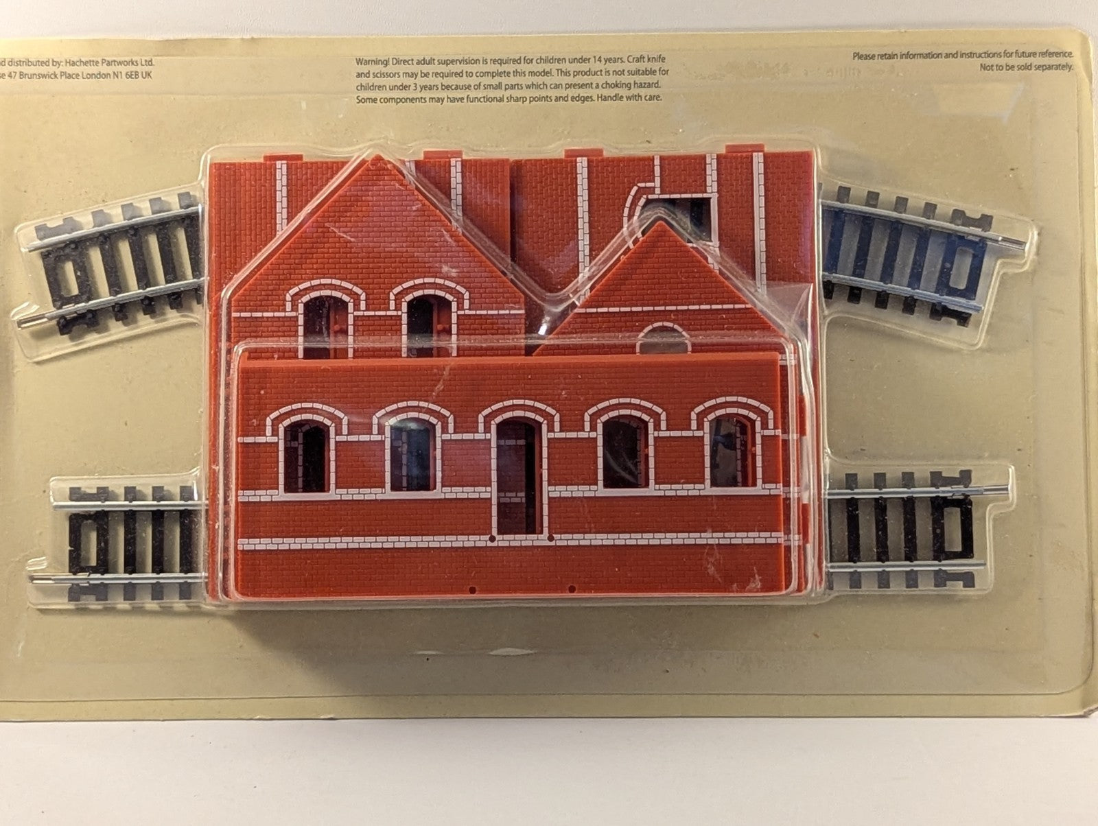 Hachette Partworks OO Gauge Brick Station Building Kit and Track Set