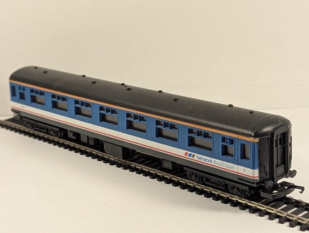 Lima OO Gauge BR Mark 1 Corridor First Coach Passenger Coach 13438