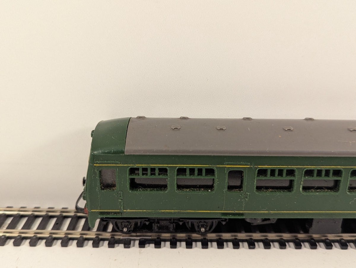 Tri-ang OO Gauge Class 101 DMU Dummy Power Car - broken buffer