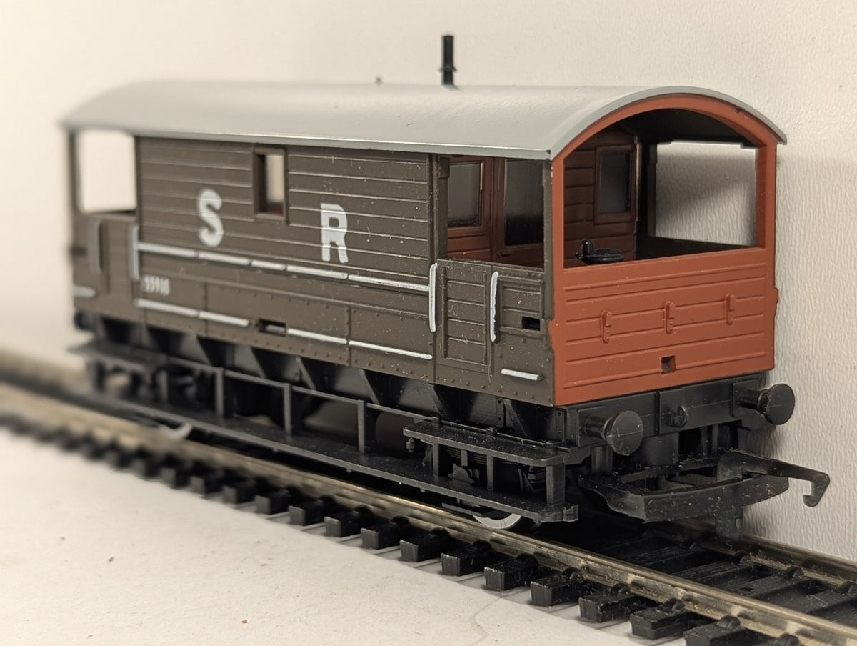 Hornby OO Gauge SR 20 Ton Pillbox Brake Van 55918 SR Brown R124
