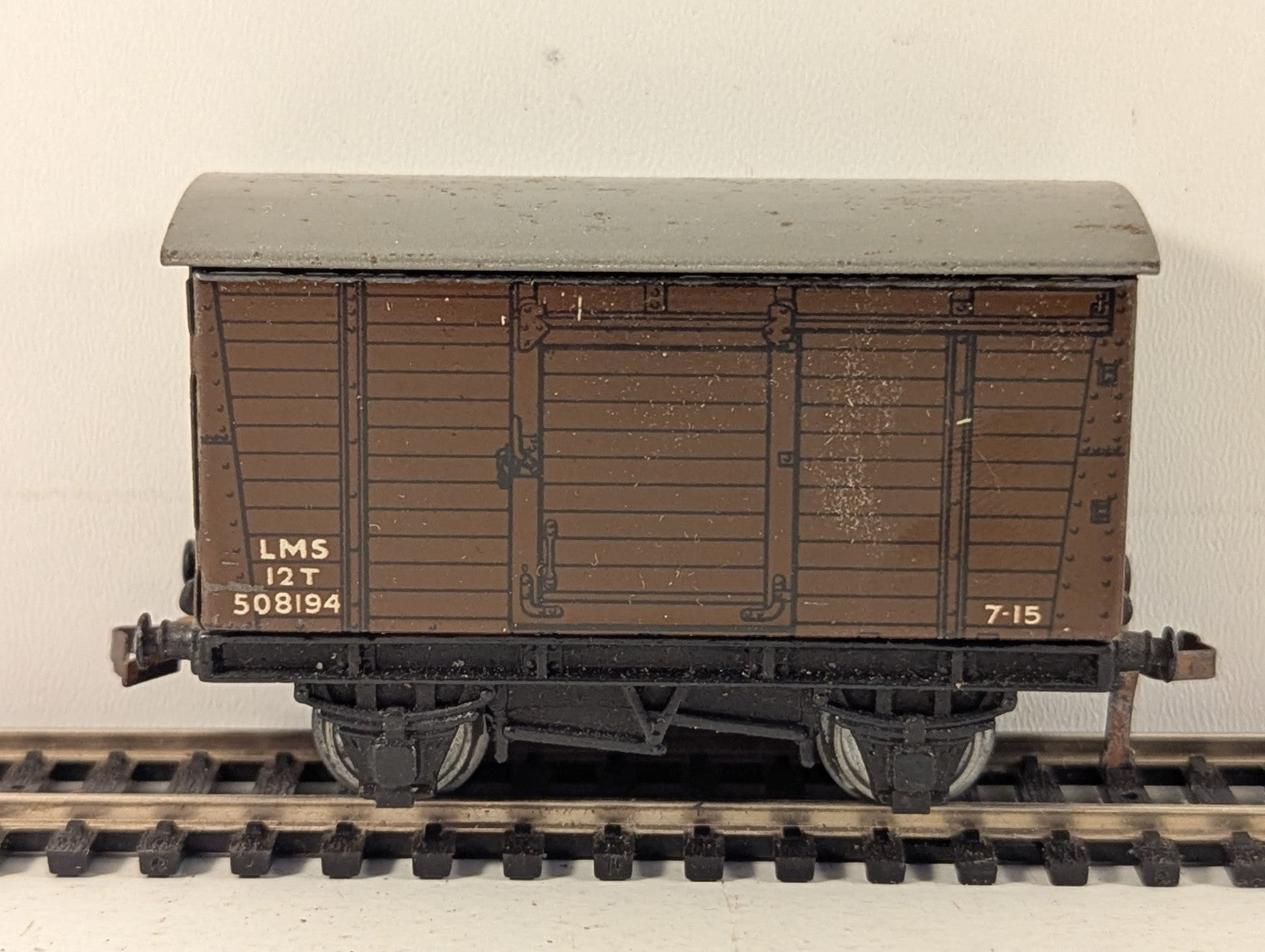 Hornby Dublo 32040 12 Ton Covered Goods Van B755414 OO Gauge