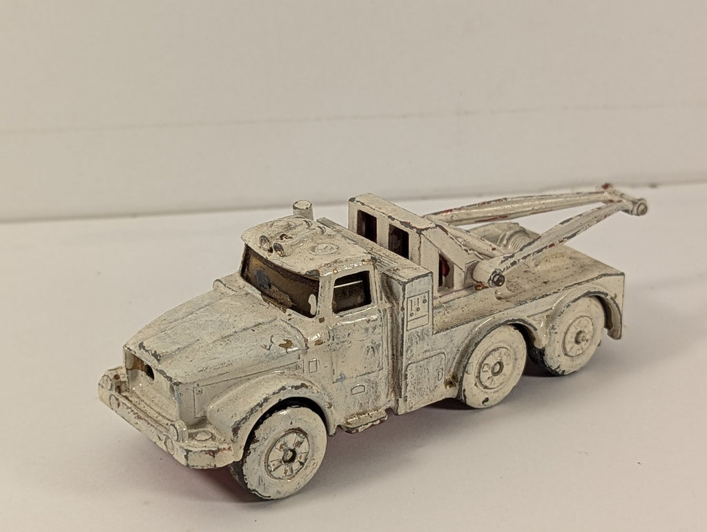 Matchbox Scammell Heavy Wreck Truck Die-cast Vehicle White (Overpainted) K2