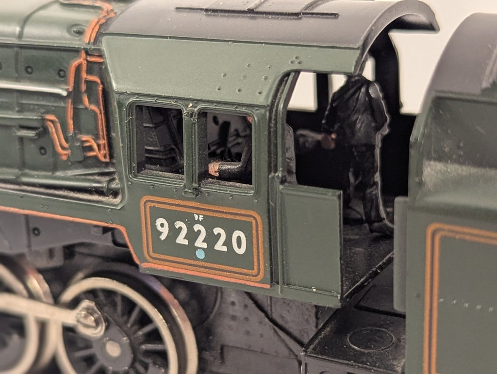 Hornby BR Class 9F "Evening Star" No.92220 2-10-0 Steam Locomotive OO Gauge