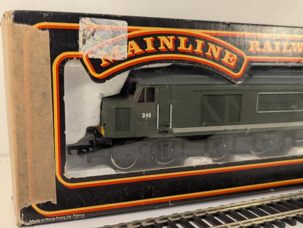 Mainline OO Gauge Class 45 D49 "The Manchester Regiment" BR Green - Boxed