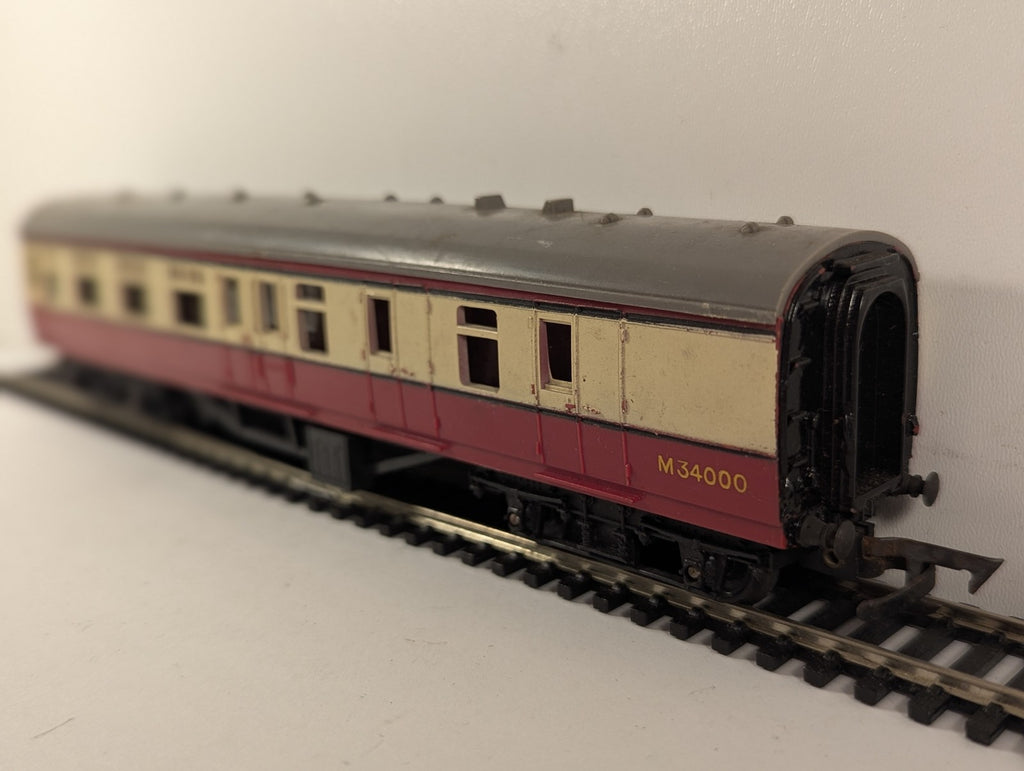 Tri-ang OO Gauge BR Mk1 Brake Second Coach Passenger Coach M34000
