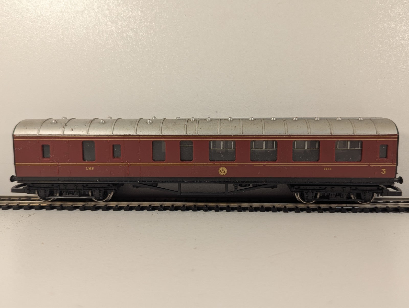 Hornby OO Gauge LMS Brake Third Coach