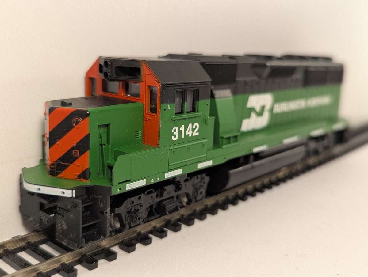 Athearn HO Scale EMD GP50 Phase II Locomotive 3142 Burlington Northern 4584