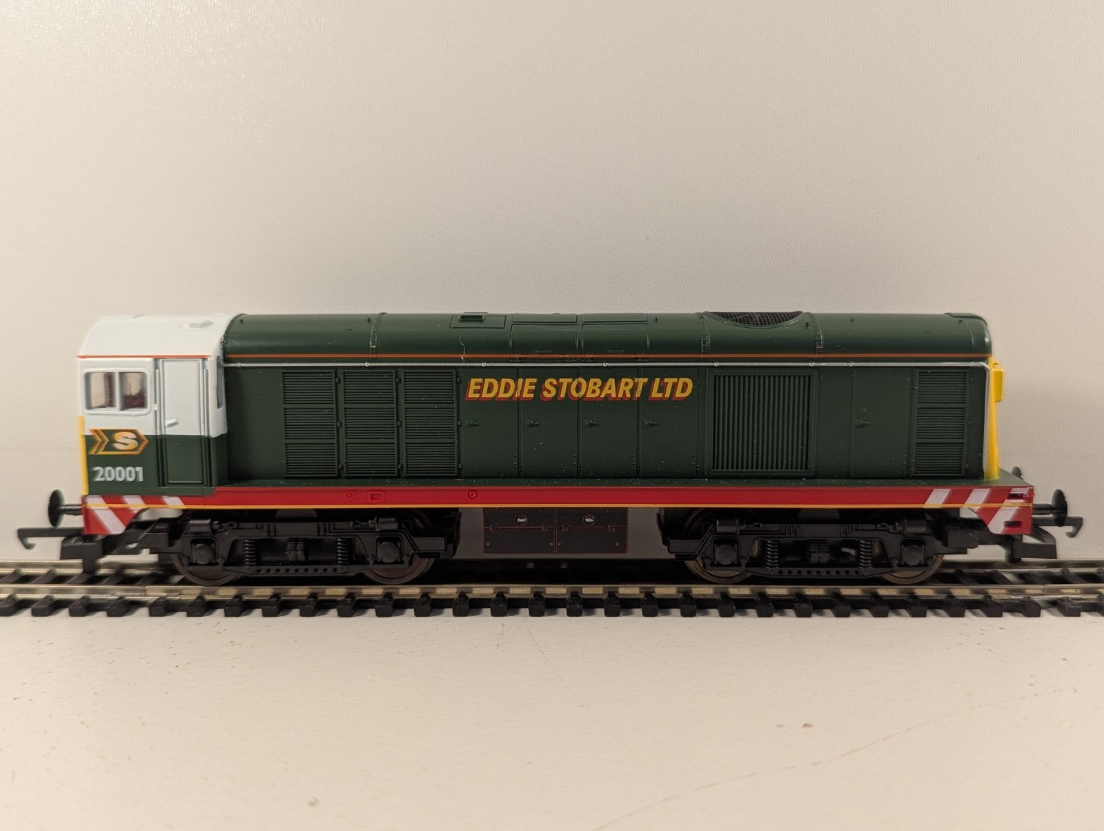 Lima L205069 “Eddie Stobart LTD” Class 20 Diesel Locomotive