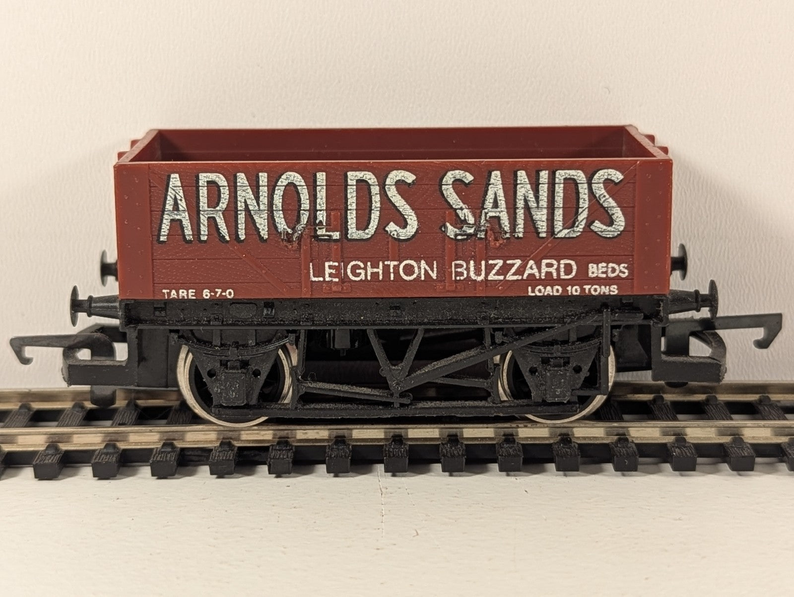 Hornby R097 OO Gauge 5-Plank Open Wagon – Arnolds Sands, Leighton Buzzard