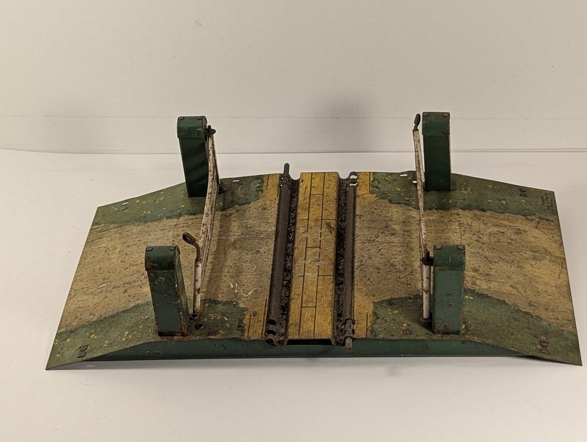 Hornby O Gauge No. 1 Level Crossing Green and Tan