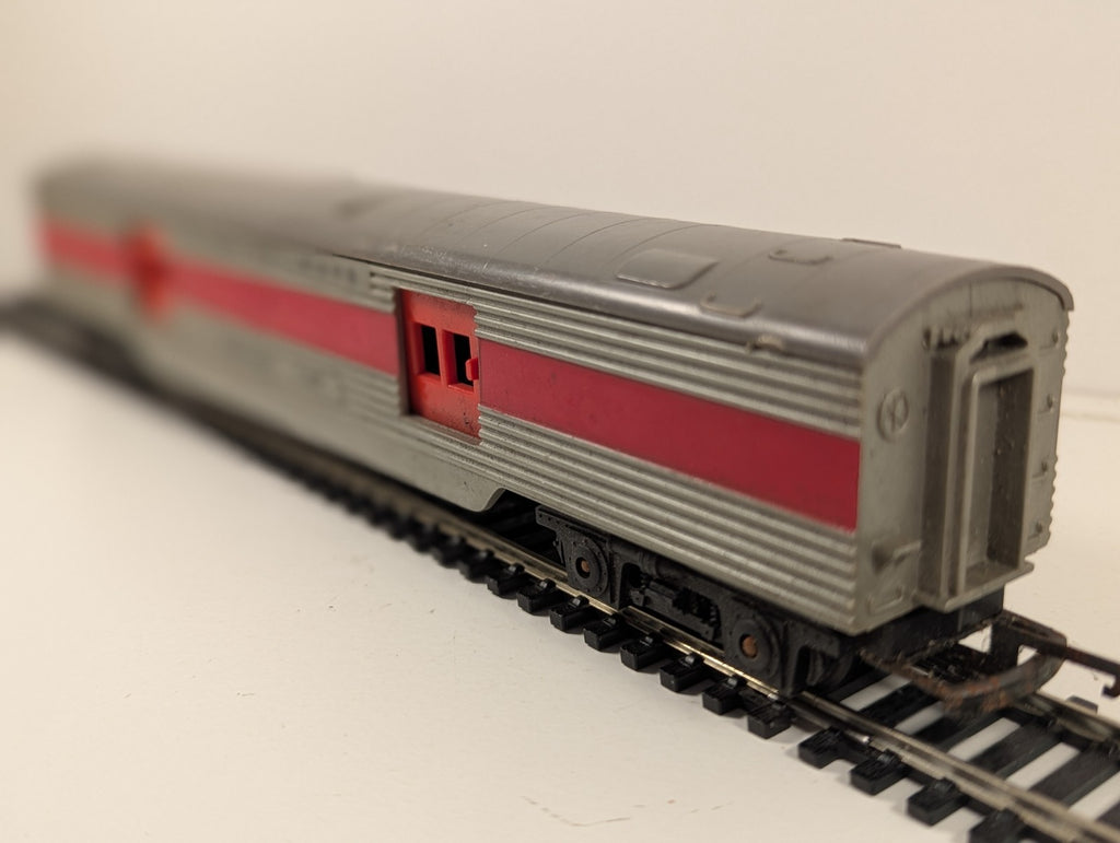Tri-ang OO Gauge R130 Transcontinental Baggage Car