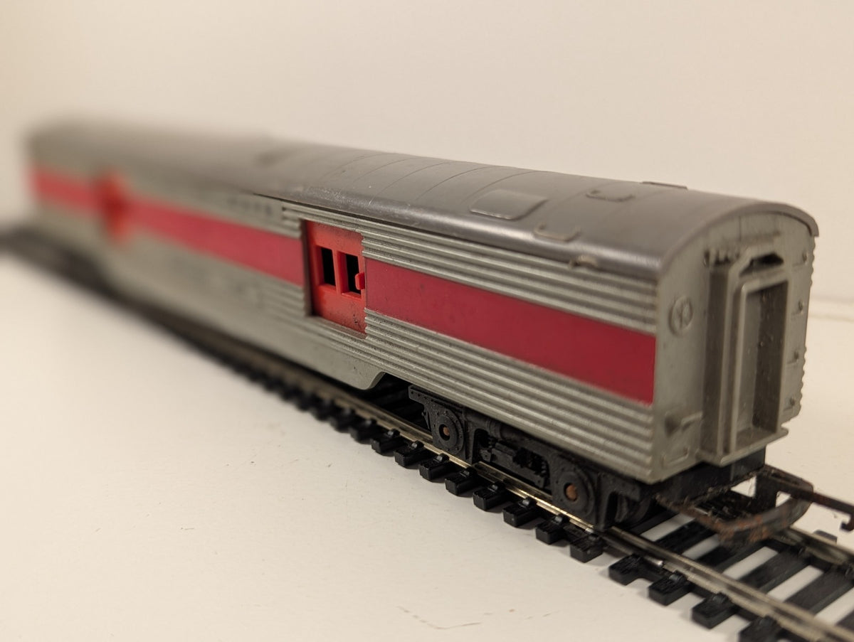 Tri-ang OO Gauge R130 Transcontinental Baggage Car