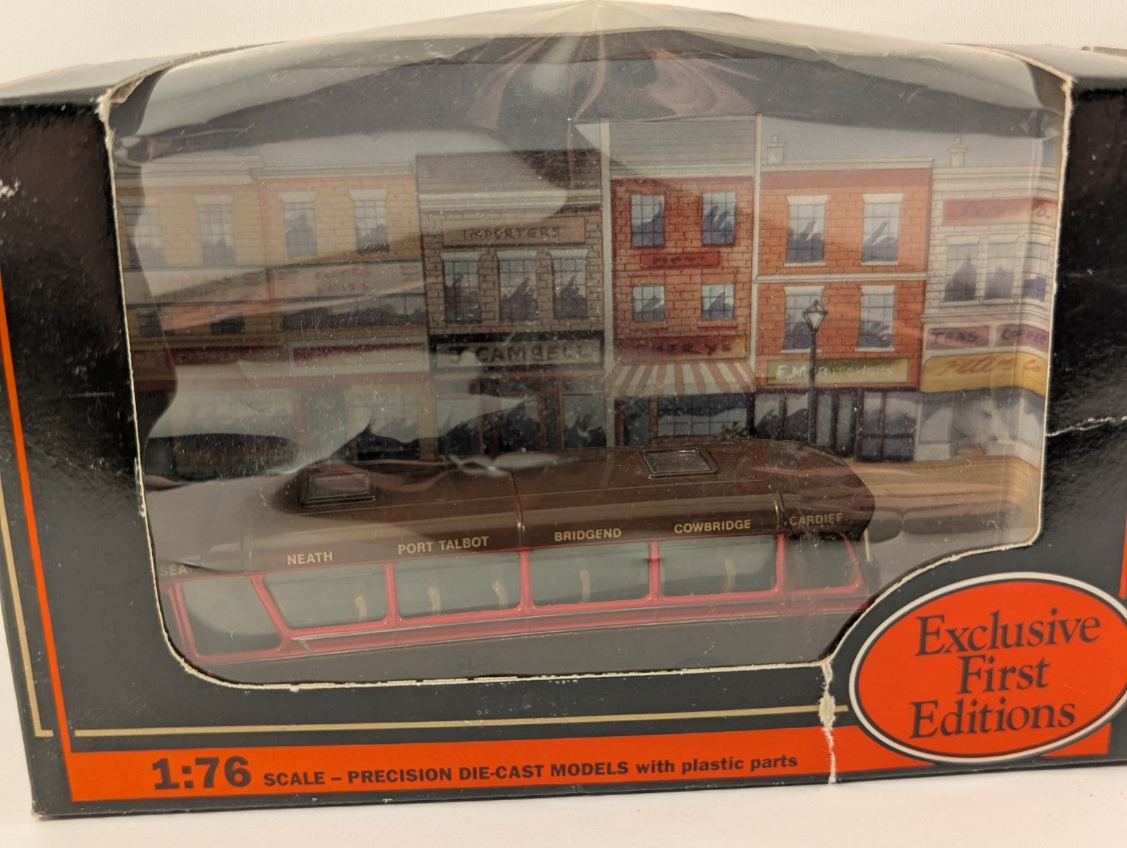 EFE 12105 OO Gauge Cavalier Coach Neath & Cardiff - Boxed