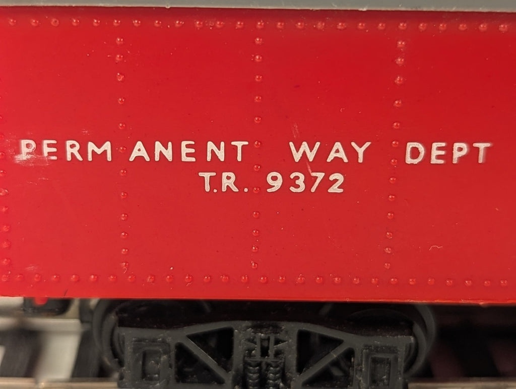 Tri-ang OO Gauge Transcontinental Permanent Way Box Car Goods Wagon