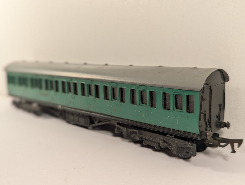 Graham Farish OO Gauge Southern Railway First Class Suburban Coach - Boxed