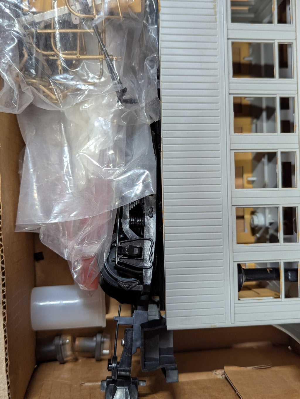 Bachmann Big Haulers 98906 Combine Passenger Car with Interior Lighting