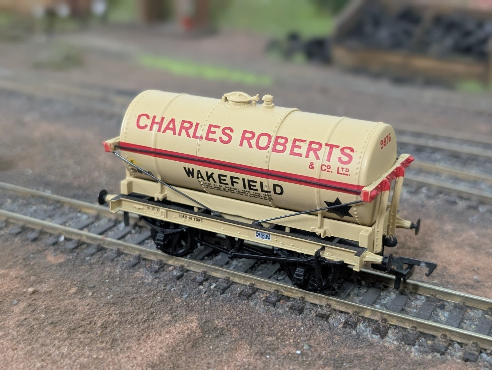 Bachmann 37-650K OO Gauge 14 Ton Tank Wagon Charles Roberts Collectors Club