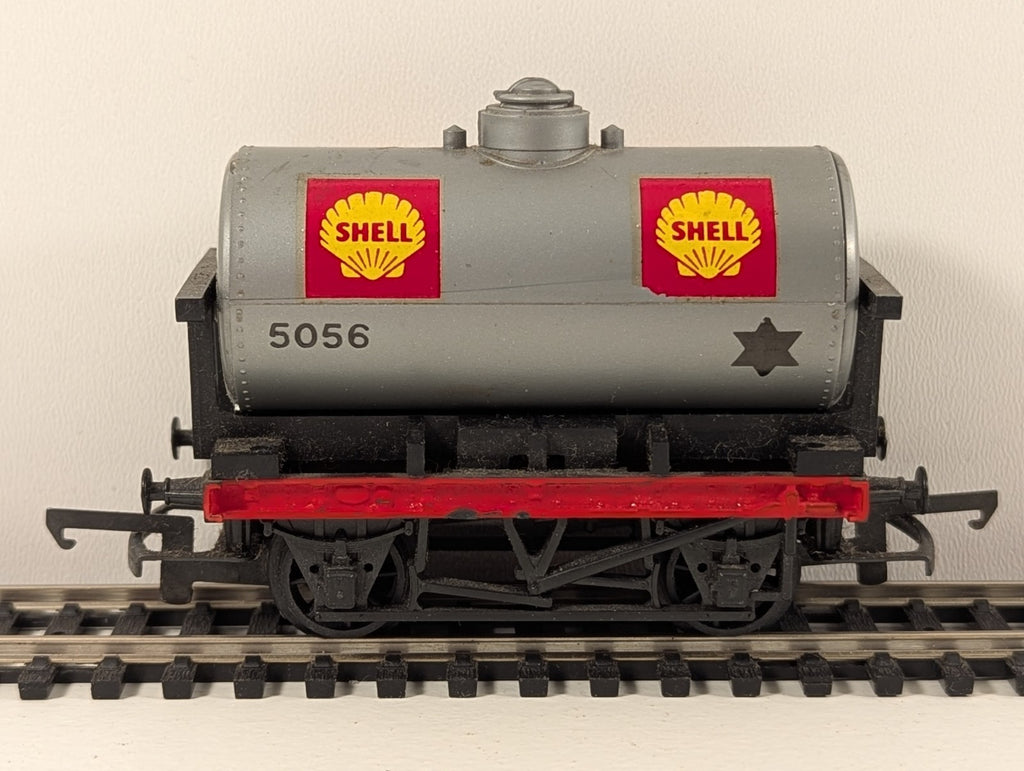 Tri-ang Hornby R.12 Shell Tank Wagon No. 5056 – OO Gauge