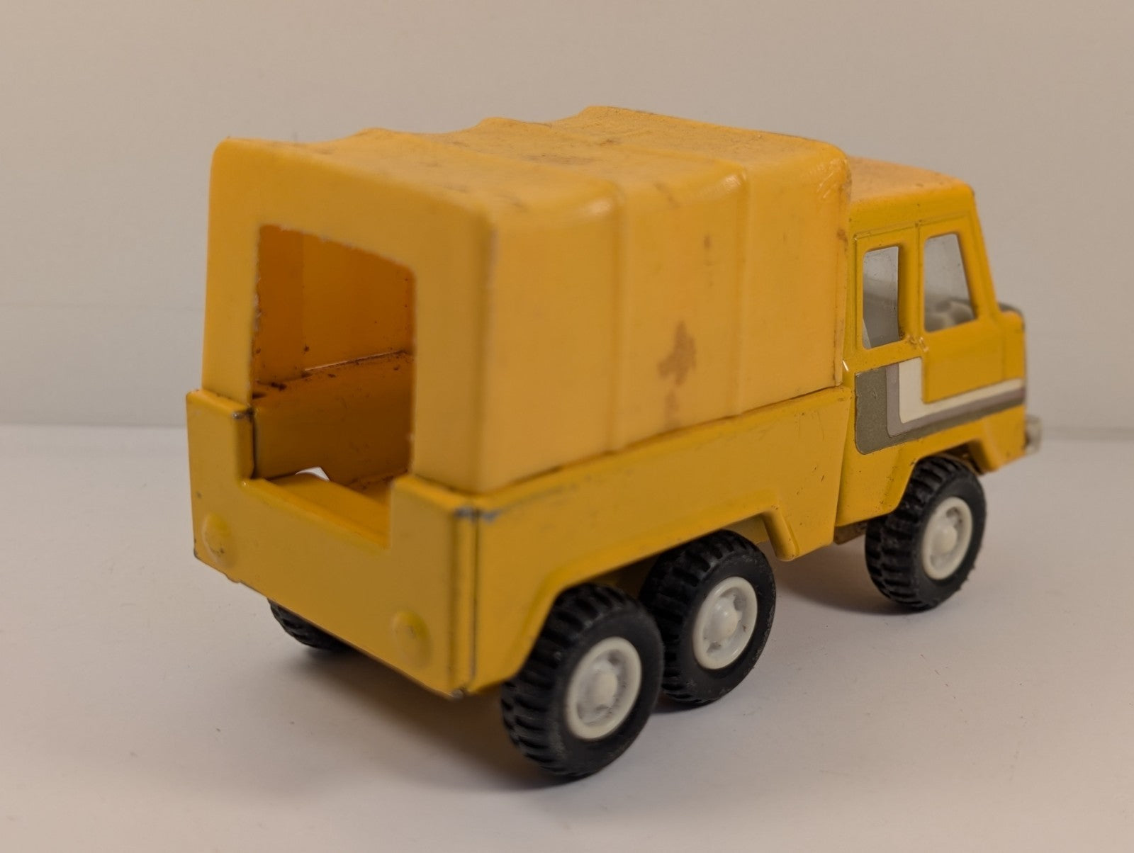 Kai Yip Toy Truck