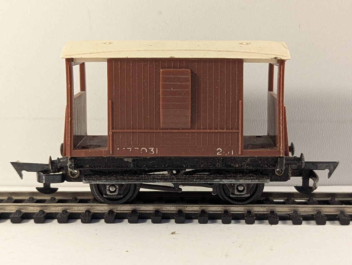 Tri-ang OO Gauge LMS 20 Ton Goods Brake Van M77031 Brown R16