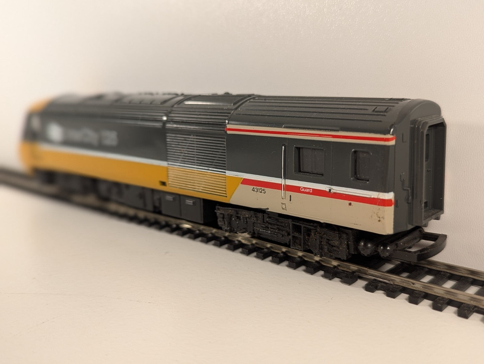 Hornby InterCity 125 HST Power Car Standard Livery Dummy Unit