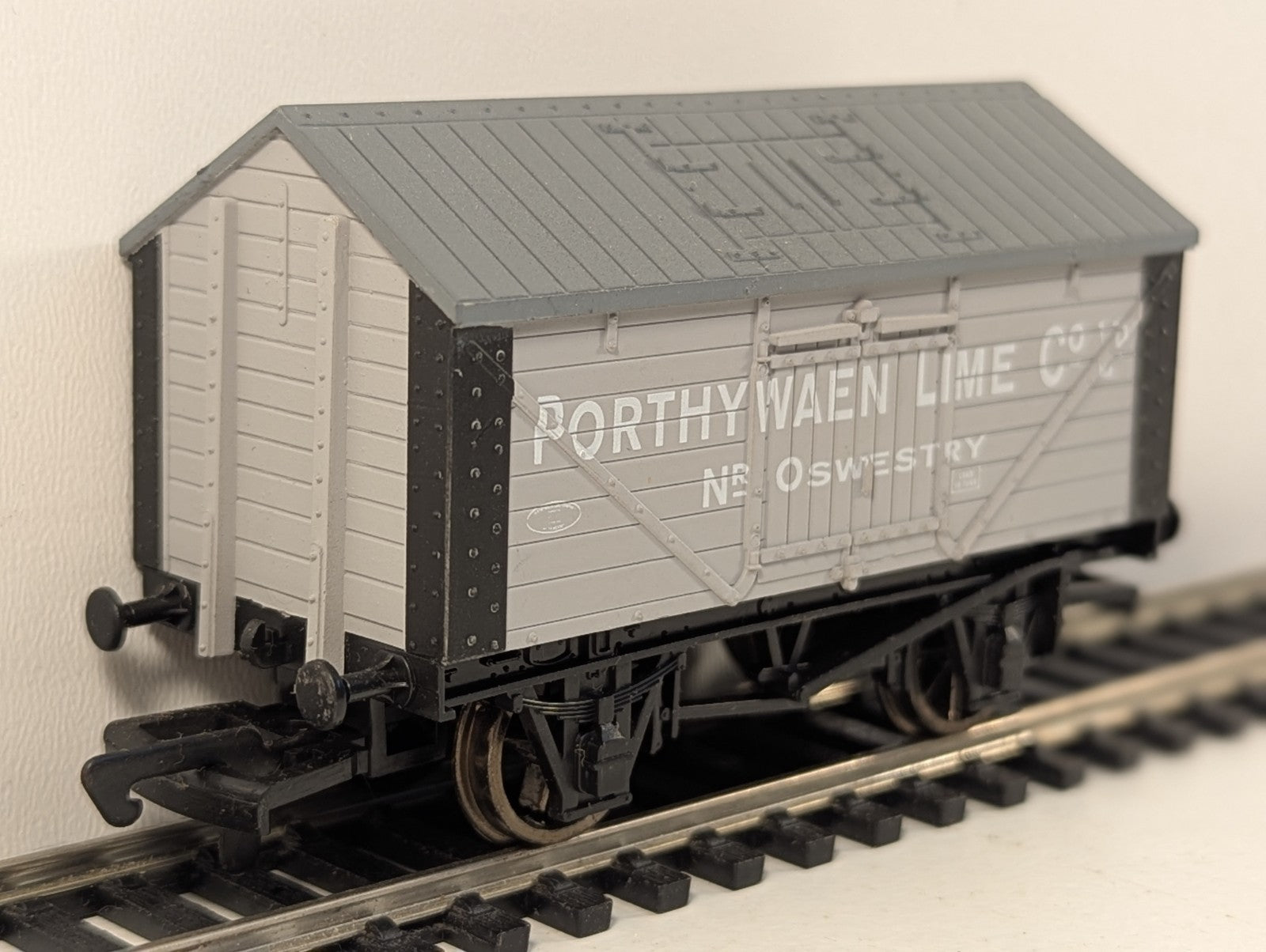 Dapol B619 OO Gauge Porthywaen Lime Co Wagon - Boxed