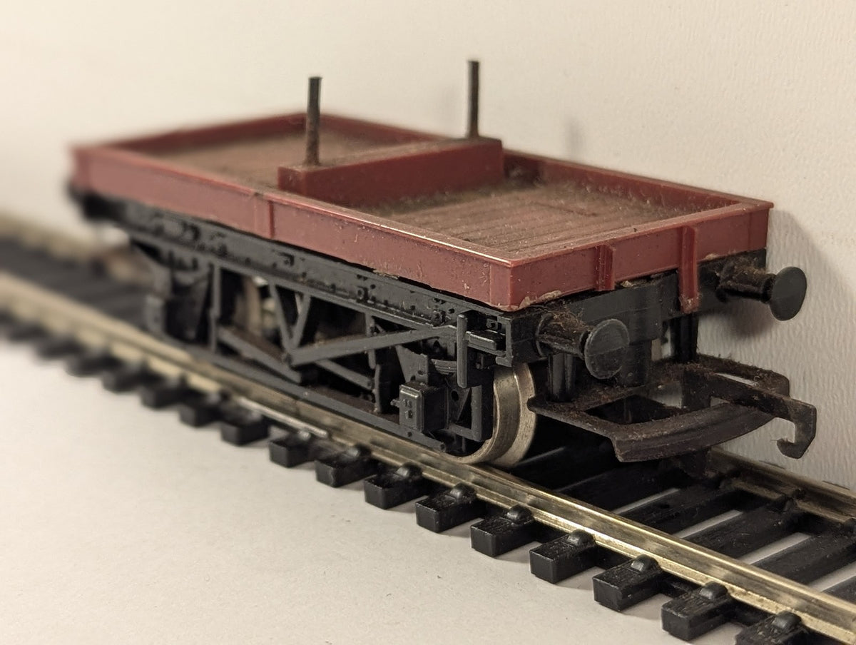 Hornby OO Gauge Low-Sided Bolster Wagon Goods Wagon Unlettered Red