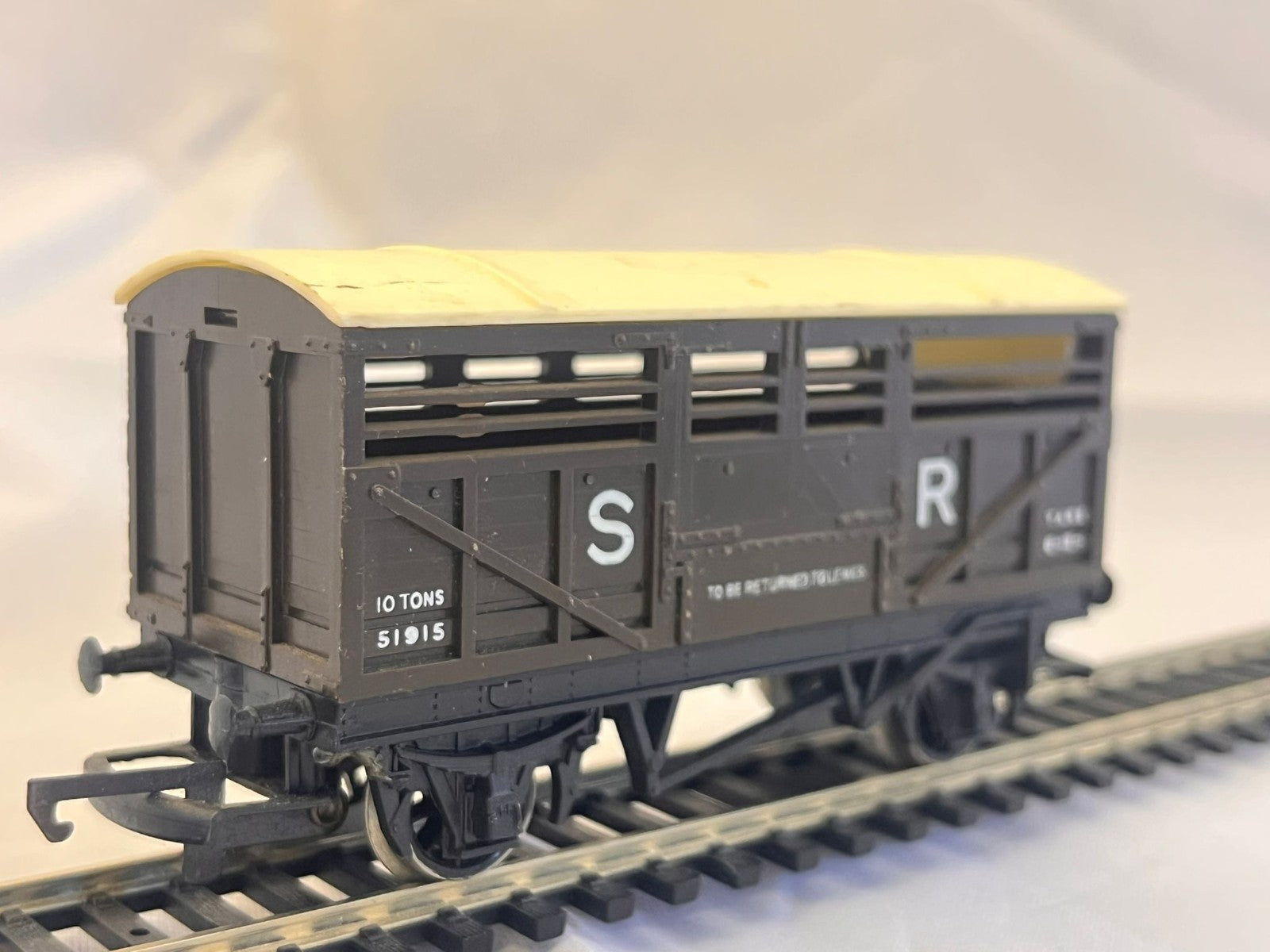 Hornby OO Gauge R106 Southern Railway Sheep Wagon