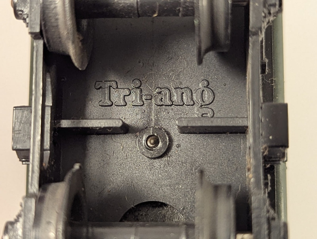 Tri-ang OO Gauge BR 6-Wheel Tender BR Green
