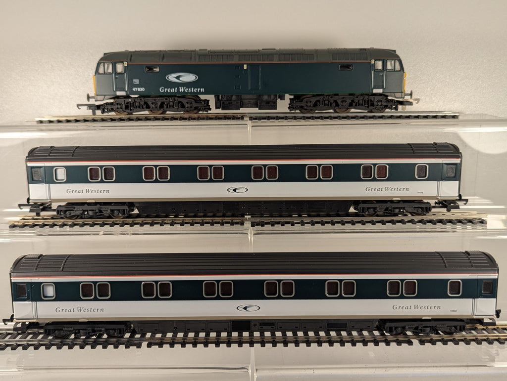 Lima L149970 OO Gauge GWR Class 47 & Two Mk3 Sleeper Coaches Set - boxed