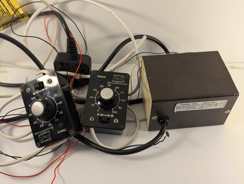 Gaugemaster Electronic Loco Controllers and Power Unit