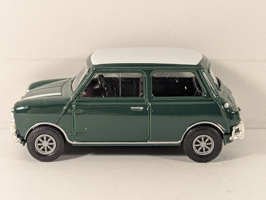 Vanguards 1:43 Morris Mini Cooper S Die-cast Car 484 RFC Green / White VA25002
