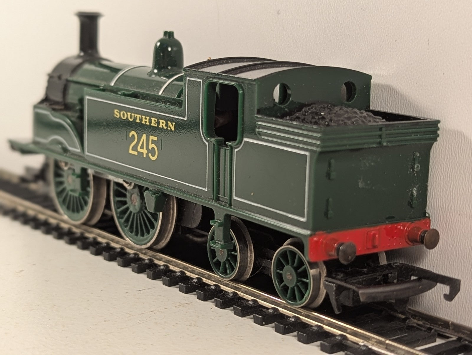 Tri-ang Hornby OO Gauge Class M7 0-4-4T Locomotive 245 Southern Green