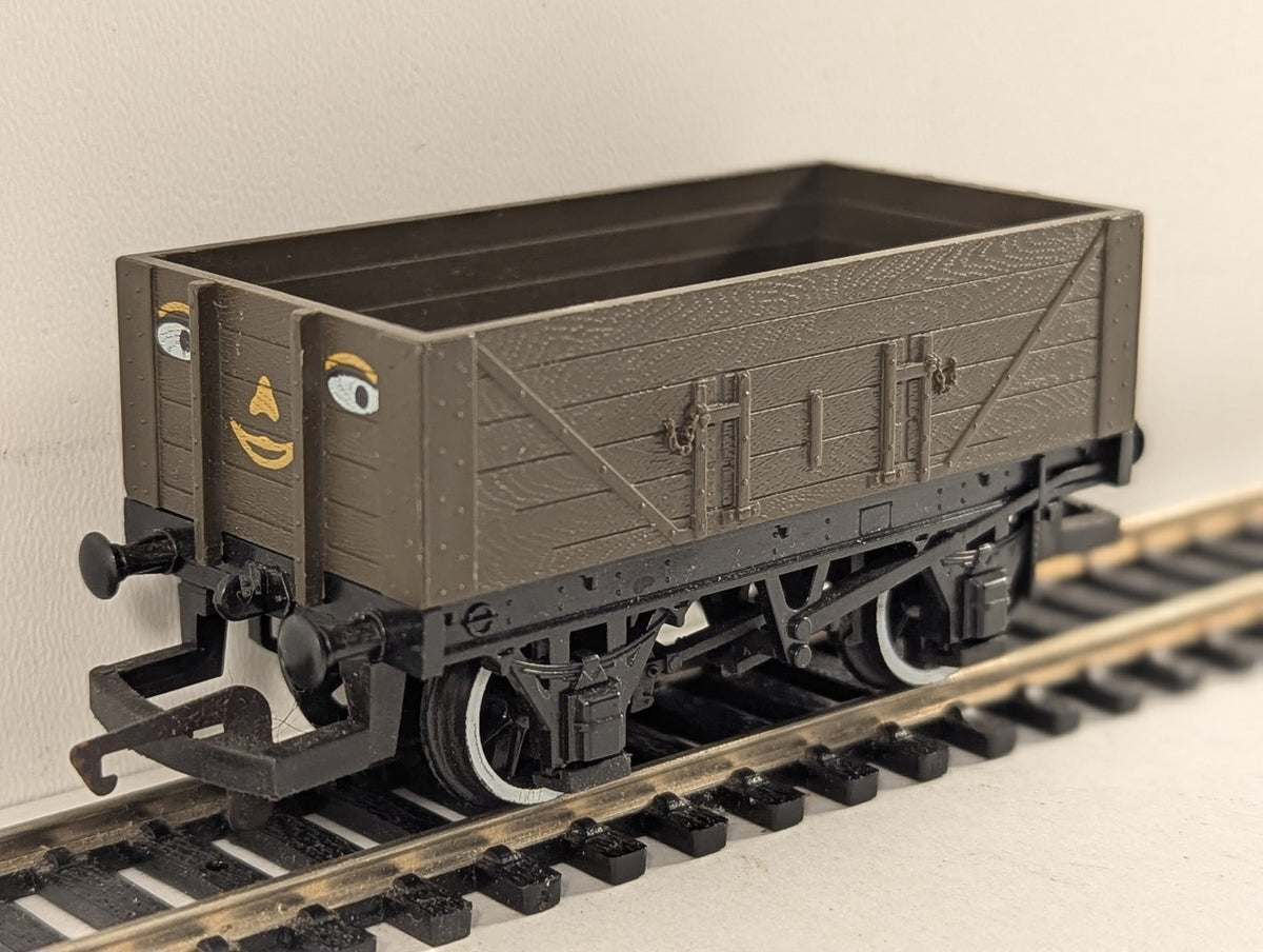 Hornby OO Gauge Troublesome Truck Open Wagon Thomas and Friends