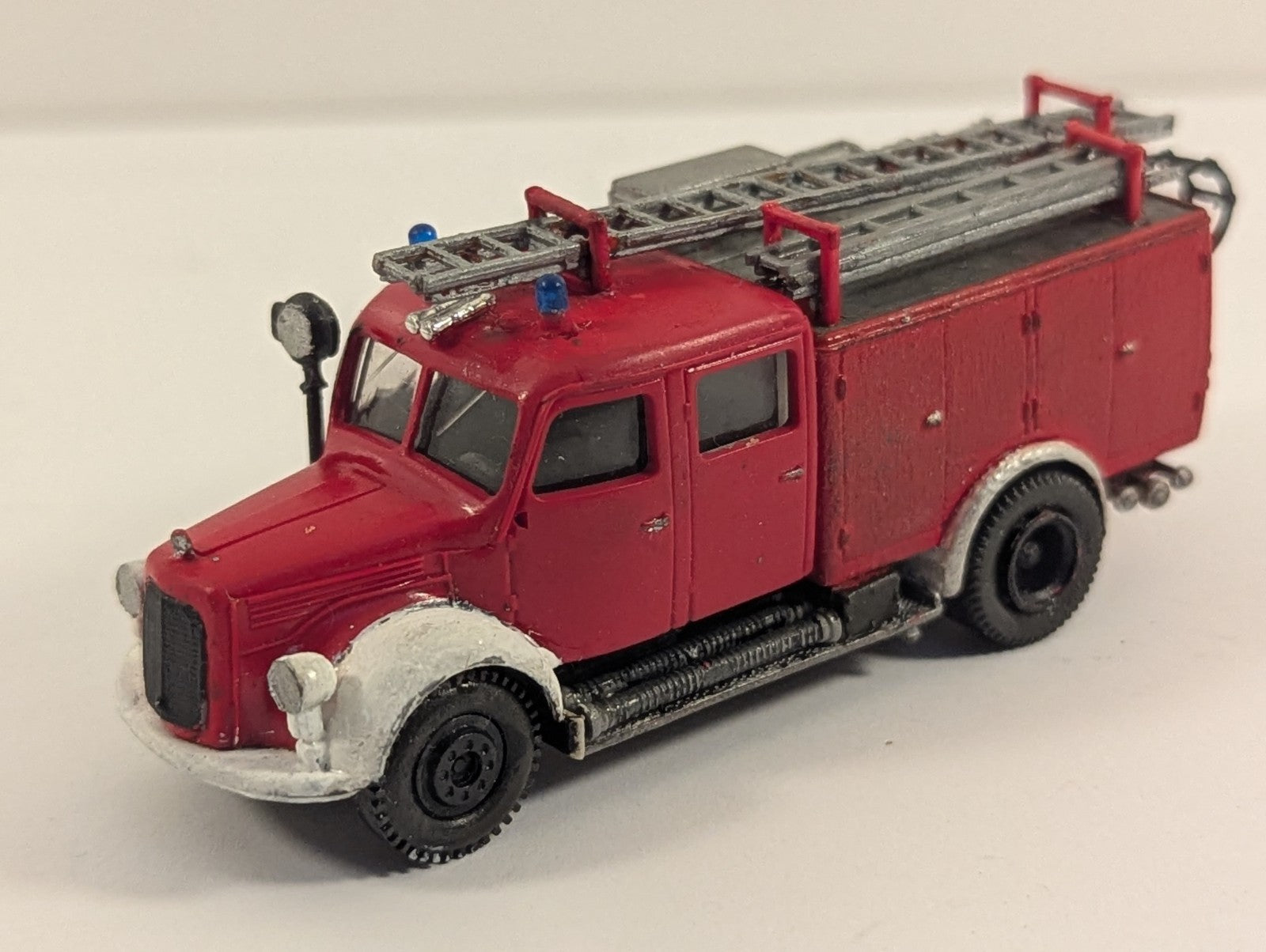 Roco HO Scale Mercedes-Benz L3500 Fire Engine Red