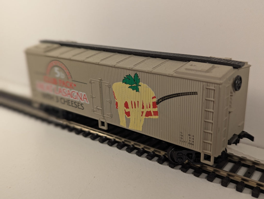 Athearn HO Gauge President’s Choice Meat Lasagna Box Car