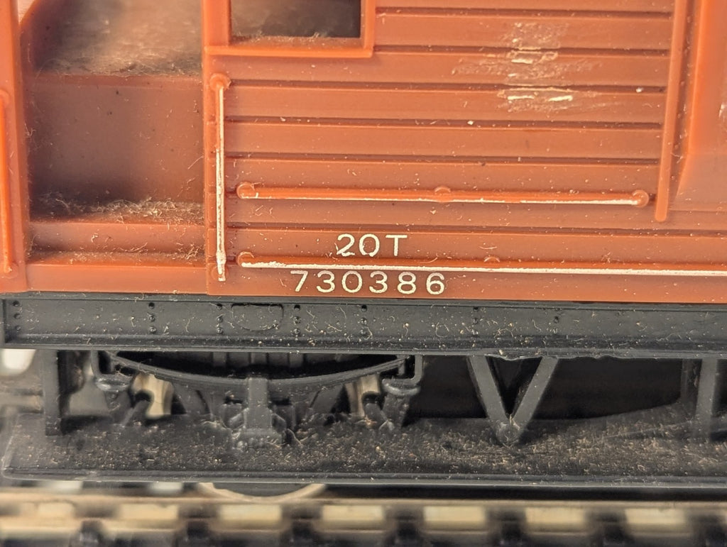 Hornby OO Gauge BR 20 Ton Brake Van 730386 BR Bauxite R124