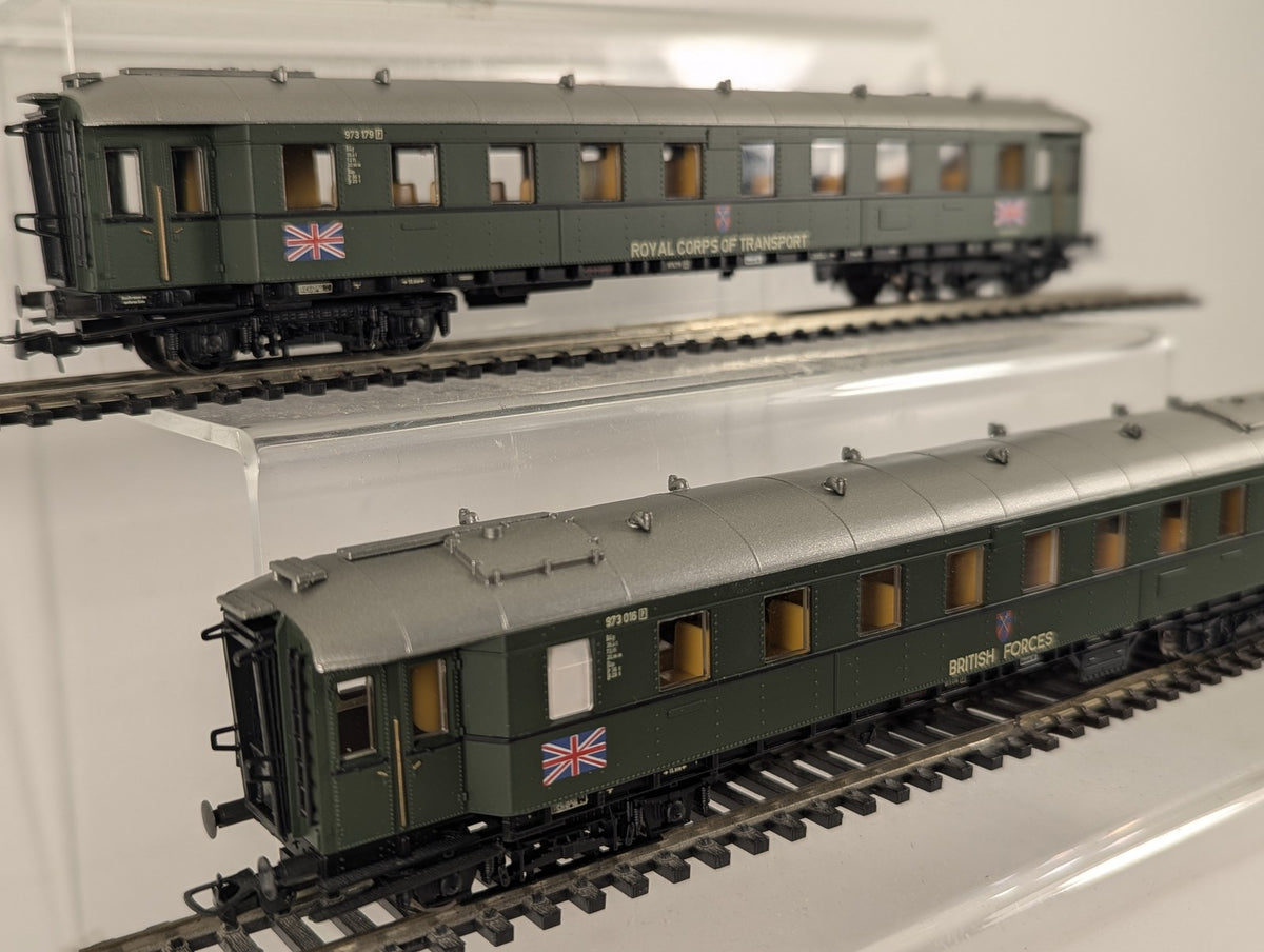 Liliput HO Gauge Wagenset Brit. Rheinarmee, Ep. III Passenger Coach Set