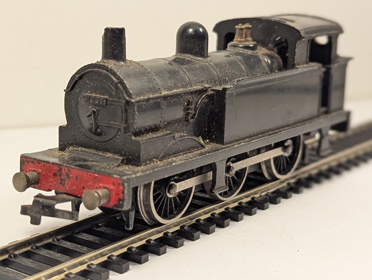Hornby Dublo 2206 OO Gauge BR R1 0-6-0T Tank Loco 31337