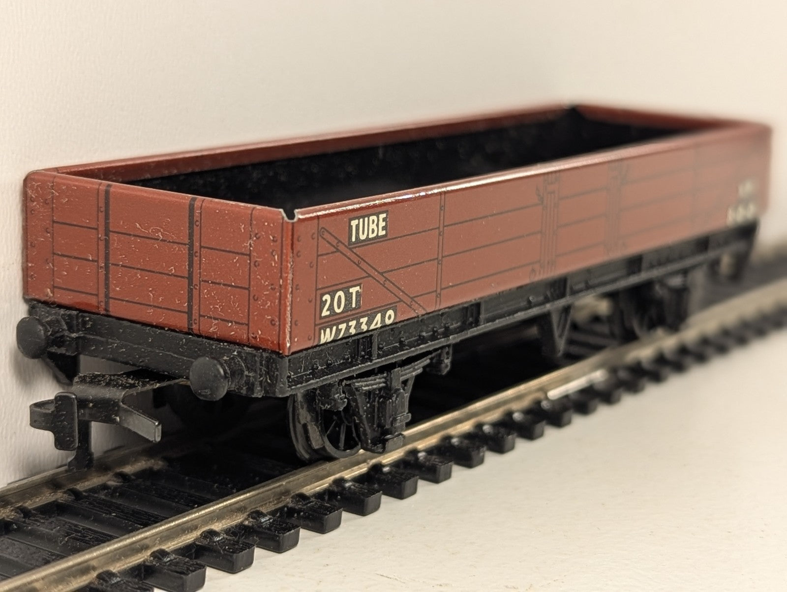 Hornby Dublo 32076 OO Gauge D1 20-Ton Tube Wagon - Boxed