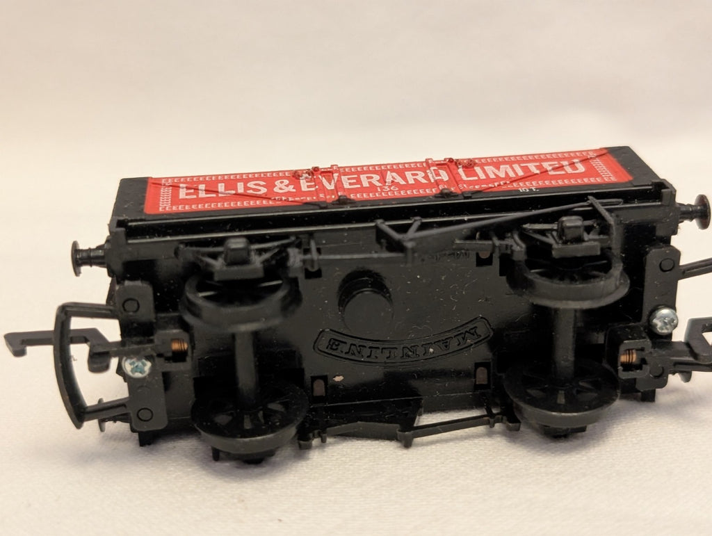Mainline OO Gauge 5 Plank Wagon Ellis & Everard Goods Wagon