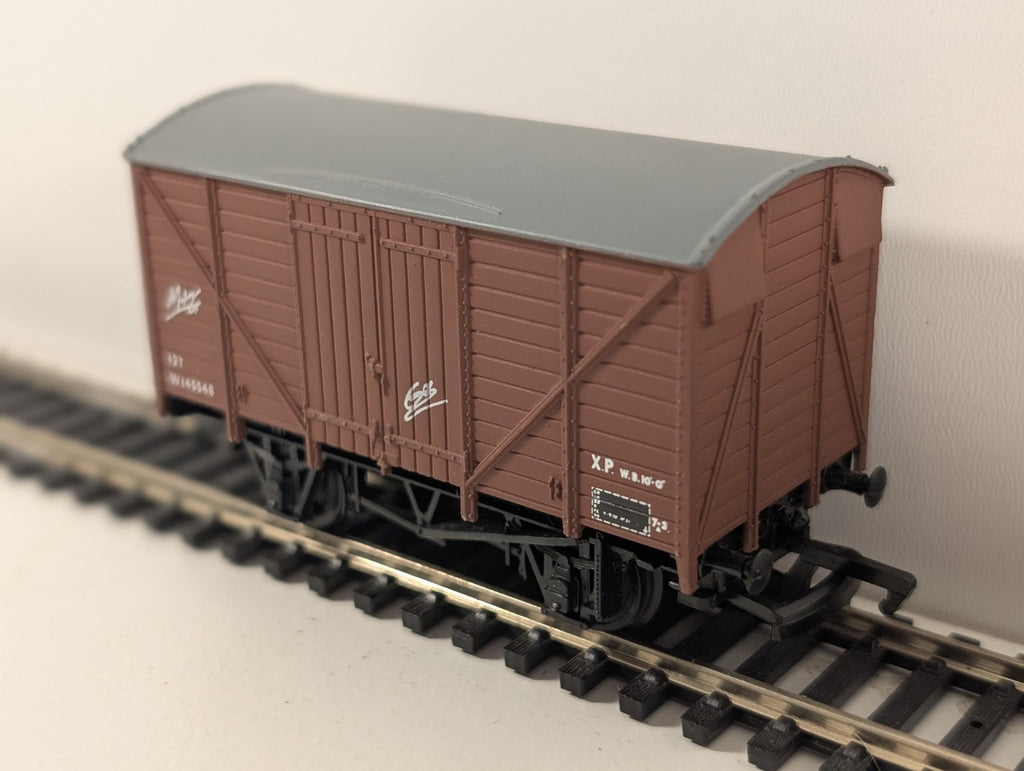 Bachmann 33-600 OO Gauge 12-Ton Ventilated Van in BR Brown