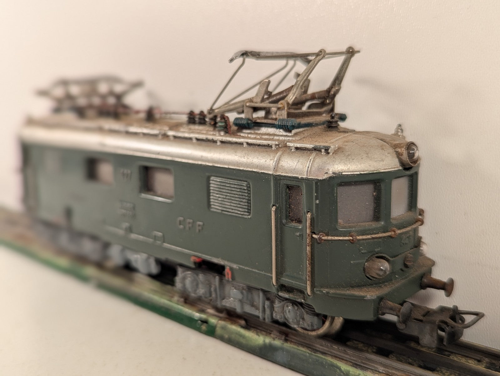 Märklin HO Gauge SBB Class Re 4/4 I Electric Locomotive 427 SBB Green RET 800