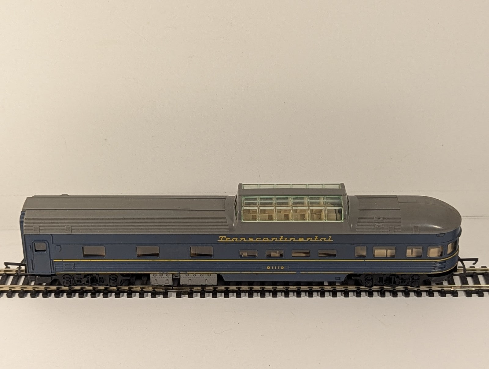 Tri-ang OO Gauge Transcontinental Vista-Dome Coach Passenger Coach 91119
