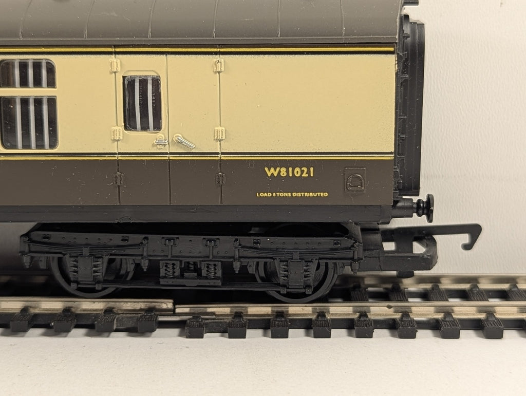 Hornby OO Gauge BR Mk1 Full Brake (BG) Passenger Coach W81021
