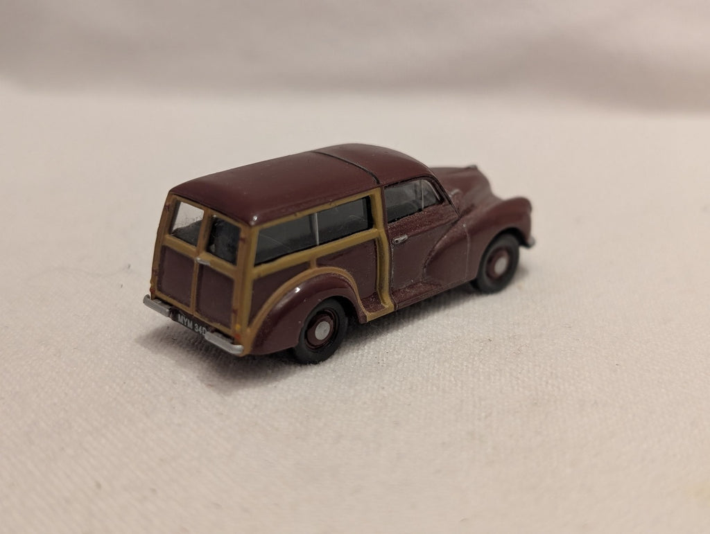 Classix OO Gauge Morris Minor Traveller Die-cast Model Car MYM 34D Maroon